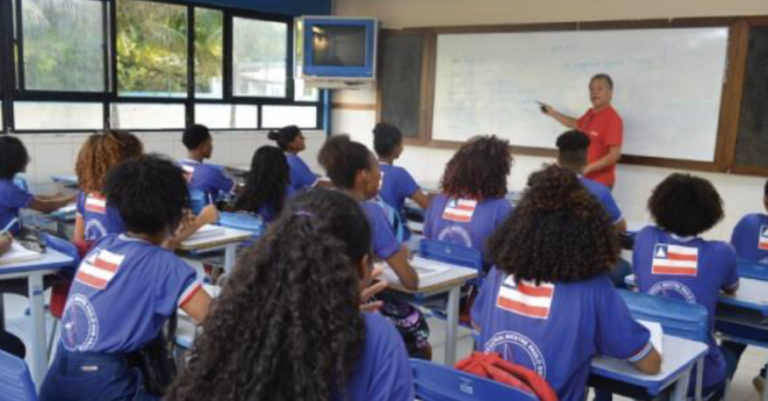 Estudantes poderão requerer aproveitamento de estudos para conclusão do Ensino Médio na Bahia