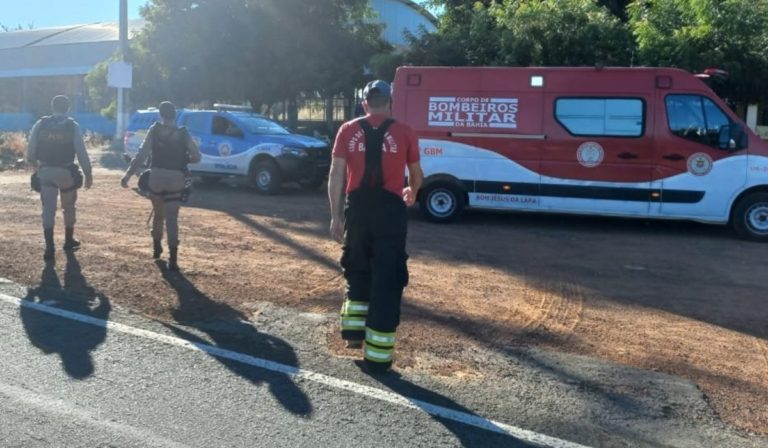 Motociclista morre após colidir com carro e ser arrastado por 10 km no oeste da Bahia