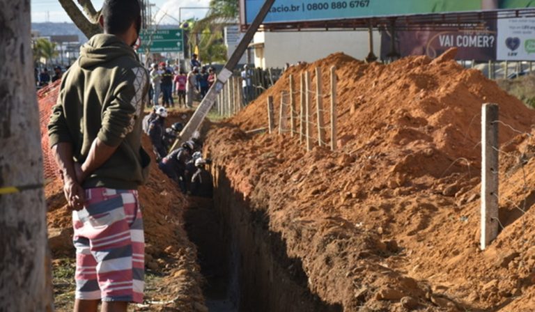 Vitória da Conquista: Três trabalhadores morrem soterrados após deslizamento de terra em obra