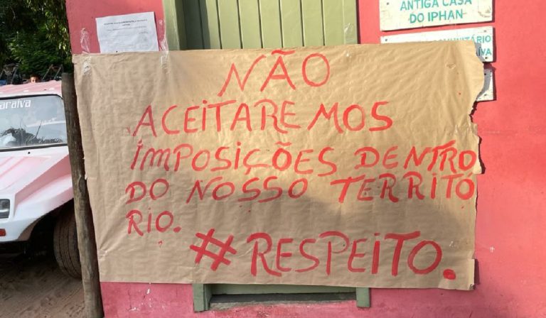 Indígenas protestam contra decreto de Jânio Natal que restringe trânsito de veículos em Caraíva
