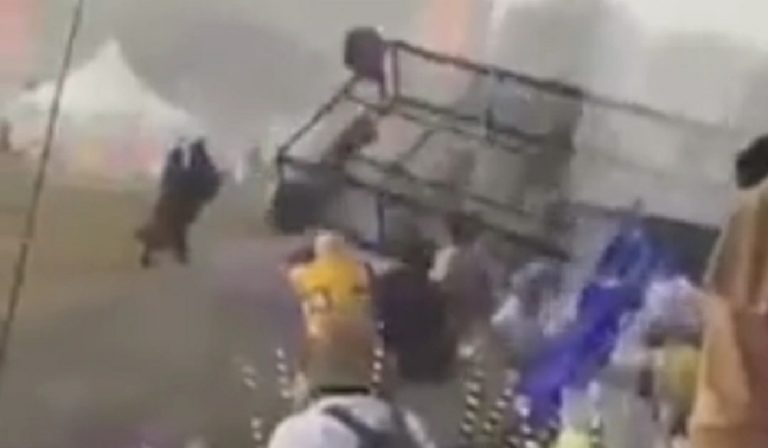 VÍDEO: Torre de ferro despenca e atinge uma pessoa no Lollapalooza 2022