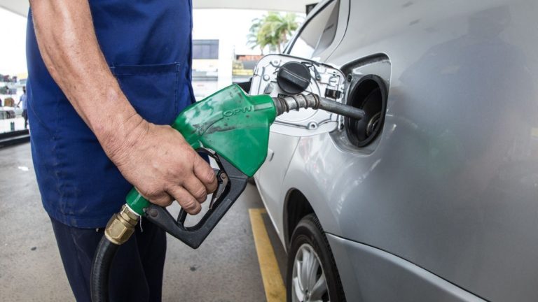 Consumidor pode denunciar postos de combustíveis com irregularidades