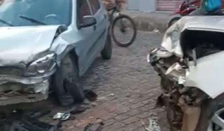 VÍDEO: Grave acidente envolvendo dois veículos no Baianão